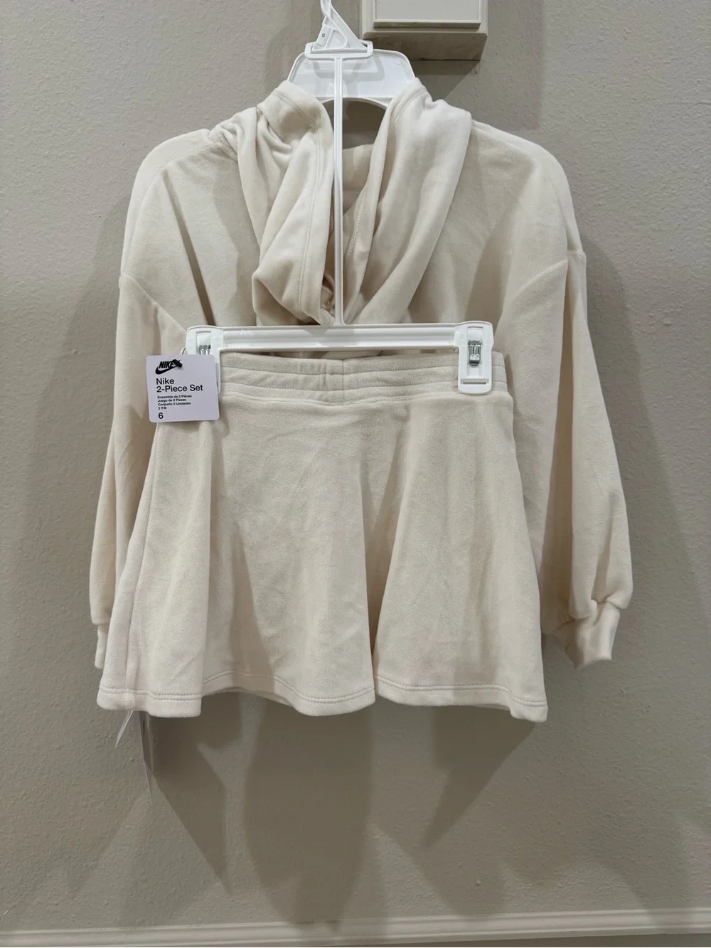 Girls Cream Velour Nike Sweatsuit 6x NWT